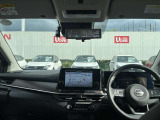 視界広々で運転しやすいインパネ