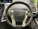 インテリアに合わせたデザインのステアリングは、運転される方のことも考え、運転しやすい形状、大きさです。是非一度、実際に触ってお確かめください。