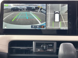 運転席からの視認性に優れた画面で、安全な運転をサポートします。周囲の状況を把握しやすく、駐車時の安心感も高めます。