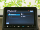 お気に入りの音楽を最高の音質で。多彩なソースに対応し、車内をコンサートホールのような空間に変えます。