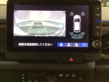 バックでの車庫入れも安心です!リアカメラが付いているバックモニター付のナビを装備しております。バンパーについているソナーや、操作線もついており距離感も画面から確認できます。