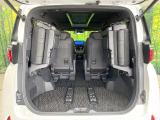 普段のお買い物や通勤、送迎等に十分な荷室スペースを確保しております。セカンドシートを倒すと、大きな荷物の積載も可能です♪