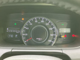 視認性の高いメーター類で、運転に必要な情報を的確に把握できます。運転に集中できる、シンプルなデザインも魅力です。