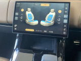 【全席シートヒーター&クーラー】フロントシートとリアシートの両方で3段階調節が可能なシートヒーター&クーラーが内蔵されております。季節を問わず重宝するオプション装備です。