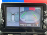 駐停車には便利なアラウンドビューモニター搭載。サイドモニターの切り替えも可能です。