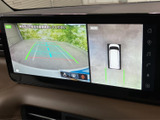 停車中にテレビや動画を鑑賞できるから、待ち時間も有効活用できます。後部座席での快適な時間を演出します。