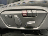 【メモリー機能付きパワーシート】運転手が代わってもボタン一つで設定ポジションに。常にご自身のドライブ設定が整います。
