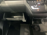 収納スペースもたくさん有ります☆車検証や小物類などすっきり収納♪