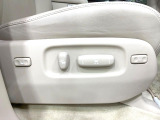 【パワーシート】スイッチ一つで簡単にシートの微調整が可能!電動だから力もいりません!快適なシートポジションにセットして、快適なドライブをお楽しみください。