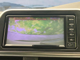 リバース時の映像表示で、後方確認をサポート。狭い場所での運転も安心ですね。