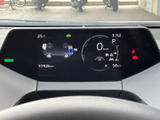 視認性の高いメーター類が、運転に必要な情報を的確に伝えます。直感的に操作でき、運転に集中できます。安全運転をサポート。