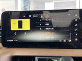 停車中には、TVやビデオコンテンツを楽しめます。休憩時間や待ち時間に、リラックスしたひとときを過ごせるのが魅力です。家族でのドライブに最適です。