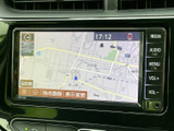 鮮明な地図表示で、目的地までの道順をしっかり確認できます。渋滞情報もリアルタイムで配信されるので、スムーズな移動をサポートします。
