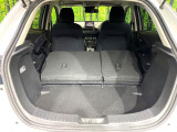 普段のお買い物や通勤、送迎等に十分な荷室スペースを確保しております。セカンドシートを倒すと、大きな荷物の積載も可能です♪