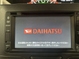 【純正SDナビ】FM&AMを聴くことは勿論のこと!!CD&DVD再生可能で地デジTVの視聴も可能な多機能ナビでドライブも快適ですよ☆