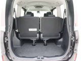 7人乗車時のラゲージスペースです。シートアレンジも出来て天井も高めなので多くのお荷物が積み込めそうですね!