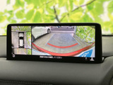 駐車時の不安を軽減するカメラシステム。狭い場所でも安全に駐車できます。後方確認がしやすく、運転に集中できます。
