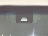 【スマートアシスト】走行中に前方の車両等を認識し、衝突しそうな時は警報とブレーキで衝突回避と被害軽減をアシスト。より安全にドライブをお楽しみいただけます。