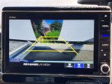 【バックモニター】バックカメラが装着されています。車庫入れが苦手な方もこれがあれば安心ですね