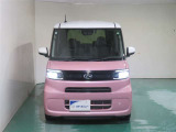 明度の高いLEDヘッドライトで、夜間の運転も安心です。