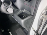 ドリンクホルダー周りの写真です。