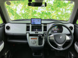 後方の視界を広げ、安全な運転をサポートします。狭い道や駐車時でも、周囲の状況を把握しやすくなっています。