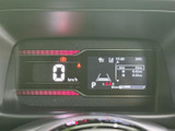 視認性の高いメーター類で、運転に必要な情報を的確に把握できます。運転に集中できる環境を整えます。