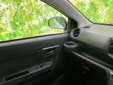 視認性の高いメーター類が、運転に必要な情報を分かりやすく表示します。運転状況を的確に把握でき、安全運転をサポートします。