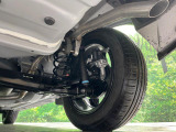 お車を安心してお乗りいただく為には、足回りの定期点検が欠かせません。サービスサポート(有償保証)では無料点検もご提供しており、安心のカーライフをお過ごしいただけるサポート体制が整っています。