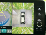 バックモニターで後方状況をしっかり確認できます。駐車時の安全性を高め、スムーズな運転をサポートします。