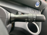 操作しやすい位置に配置されたウインカーレバー。スムーズな車線変更をサポートします。