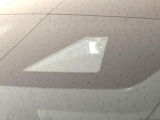 【プリクラッシュセーフティ】前方の車両等を検知し、衝突しそうな時は警報で注意を促し、ブレーキを踏む力をサポート。ブレーキを踏めなかった場合は衝突被害軽減ブレーキが作動、衝突回避をサポートします。
