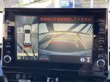 【全周囲モニター】フロント+サイド+バックにカメラが装着されています。車庫入れが苦手な方もこれがあれば安心ですね。