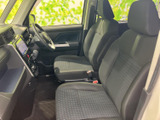 ドライバー視点からの眺めも良好で、運転に集中できます。操作しやすい配置で、快適なドライブをサポートします。