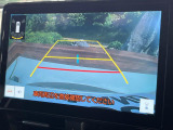 【バックカメラ】駐車時に後方がリアルタイム映像で確認できます。大型商業施設や立体駐車場での駐車時や、夜間のバック時に大活躍!運転スキルに関わらず、今や必須となった装備のひとつです!