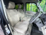 運転席シート廻りは使用感も少なく、良好な状態となっています。丁寧に使われていたことがよくわかりますね。