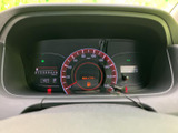 視認性の高いメーター類で、運転に必要な情報をしっかり確認できます。運転状況を把握しやすく、安全運転をサポートします。デザイン性も考慮されています。