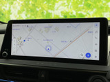 高精細な地図表示で、目的地までのナビゲーションをスムーズに。周辺情報も確認できるので、初めての場所でも安心です。