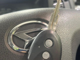 【キーレス】少し離れた場所からでもボタン一つでドアの開錠・施錠ができるのでとっても便利!ドアの鍵穴周りに傷をつけることもありません♪