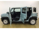 開口部が広く、乗り降りのしやすいお車です