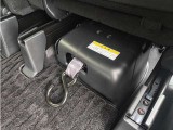 電動ウィンチも付属しており乗り降りのサポートが可能です。