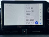 使いやすいインターフェースが特徴的なナビ・オーディオシステムです。直感的な操作で、快適なドライブをサポートします。豊富な設定項目で、自分好みにカスタマイズできます。