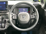 【純正革巻きステアリング】上質な革を使用することで、手にしっかり馴染みとても運転しやすいハンドルです♪