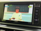 停車中には、テレビ番組をお楽しみいただけます。移動時間も快適に過ごせる便利な機能です。
