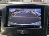 後方確認をサポートするモニターは、安全な運転に欠かせません。狭い道や駐車時も、より安心して操作できます。