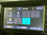 多彩なソースに対応し、お好みの音楽を楽しめます。Bluetooth接続でスマートフォンとの連携も簡単。車内でのエンターテインメント性を高めます。