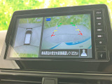 狭い場所での駐車も安心。後方の状況を画面で確認できるので、安全に駐車できます。ガイドライン表示機能も搭載で、より正確な駐車をサポートします。