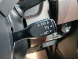★オートクルーズコントロール★アクセル踏まなくても設定スピードで走行できるオートクルーズ機能!高速道路などで非常に便利です♪アクセルかブレーキを操作すると解除されますのでご安心ください♪