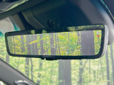 【デジタルインナーミラー】後席の大きな荷物や同乗者で後方が確認しづらい時でも安心!カメラが撮影した車両後方の映像をルームミラー内に表示。クリアな視界で状況の確認が可能です!