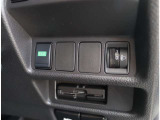 自社工場を3拠点完備しております。重整備やカスタムを始め、ご購入後のお車のメンテナンスも弊社にお任せください。